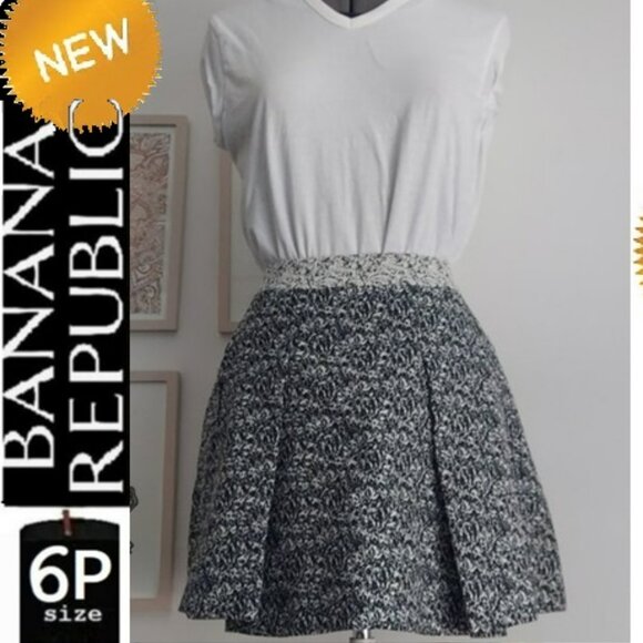 Banana Republic Dresses & Skirts - 🆕NWT-BR black and white size 6P skirt